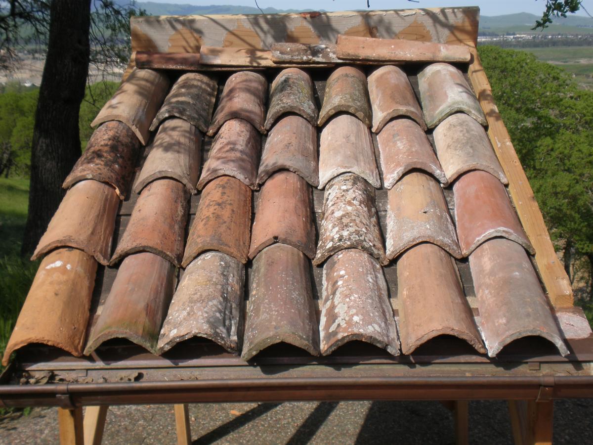 Vintage clay pan roof tiles variations in colour reclaimed 79p each 500 avail